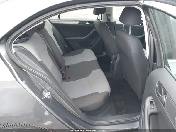 3VW2B7AJ6HM360463 2017 VOLKSWAGEN JETTA - Image 8
