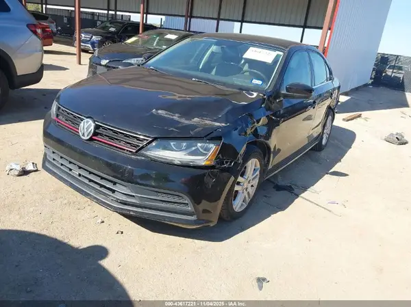 3VW2B7AJ6HM366599 2017 VOLKSWAGEN JETTA - Image 2