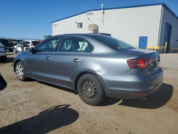 3VW2B7AJ6HM372628 2017 VOLKSWAGEN JETTA - Image 2