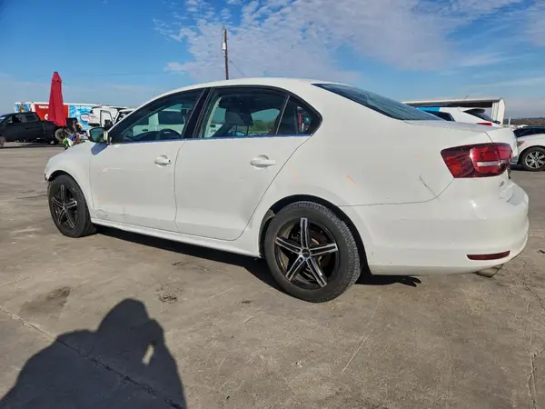 3VW2B7AJ6HM374606 2017 VOLKSWAGEN JETTA - Image 2