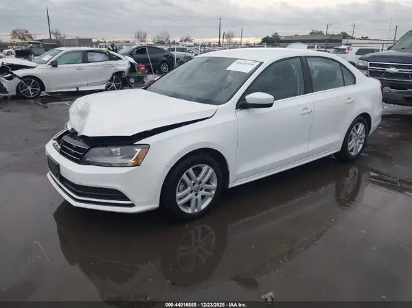 3VW2B7AJ6HM376842 2017 VOLKSWAGEN JETTA - Image 2