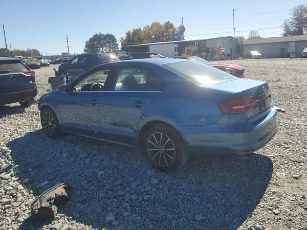 3VW2B7AJ6HM387307 2017 VOLKSWAGEN JETTA - Image 2