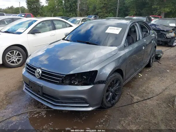 3VW2B7AJ6HM389431 2017 VOLKSWAGEN JETTA - Image 2