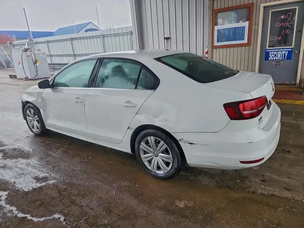 3VW2B7AJ6HM389963 2017 VOLKSWAGEN JETTA - Image 2