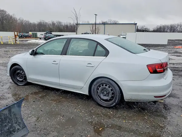 3VW2B7AJ6HM390353 2017 VOLKSWAGEN JETTA - Image 2