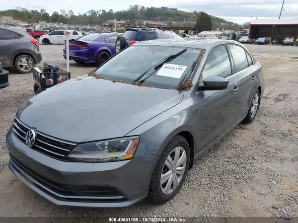 3VW2B7AJ6HM392877 2017 VOLKSWAGEN JETTA - Image 2