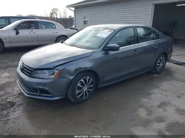 3VW2B7AJ6HM400587 2017 VOLKSWAGEN JETTA - Image 2