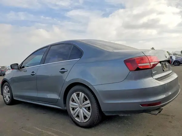 3VW2B7AJ6HM405563 2017 VOLKSWAGEN JETTA - Image 2