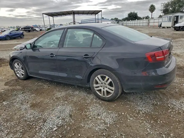 3VW2B7AJ6JM207149 2018 VOLKSWAGEN JETTA - Image 2
