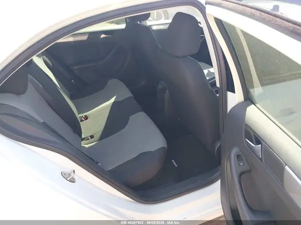3VW2B7AJ6JM208737 2018 VOLKSWAGEN JETTA - Image 8