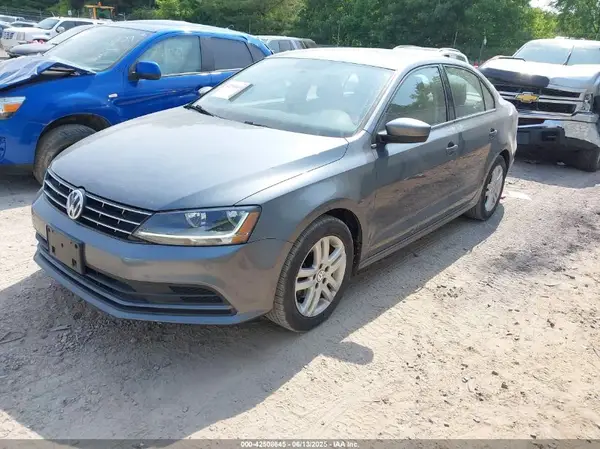 3VW2B7AJ6JM212769 2018 VOLKSWAGEN JETTA - Image 2