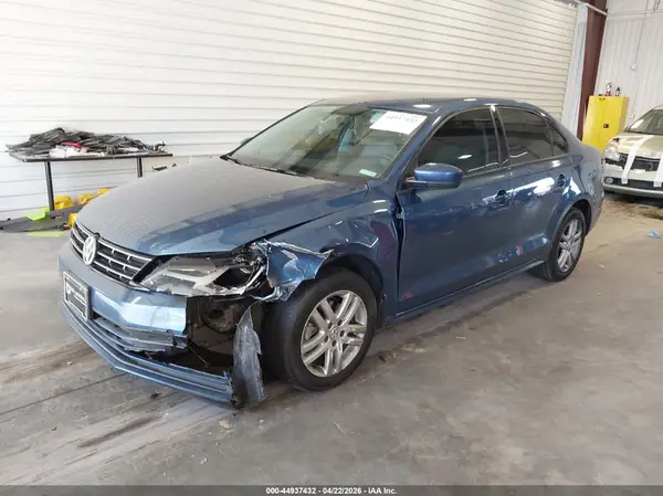3VW2B7AJ6JM221293 2018 VOLKSWAGEN JETTA - Image 2