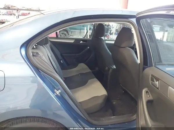 3VW2B7AJ6JM221293 2018 VOLKSWAGEN JETTA - Image 8