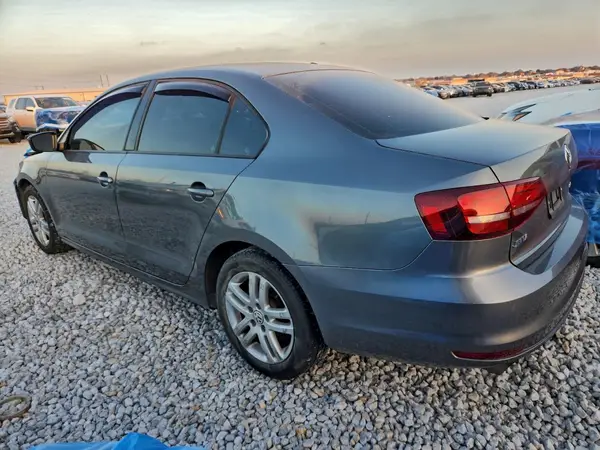 3VW2B7AJ6JM225070 2018 VOLKSWAGEN JETTA - Image 2