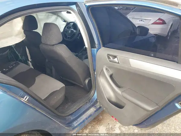 3VW2B7AJ6JM225313 2018 VOLKSWAGEN JETTA - Image 8