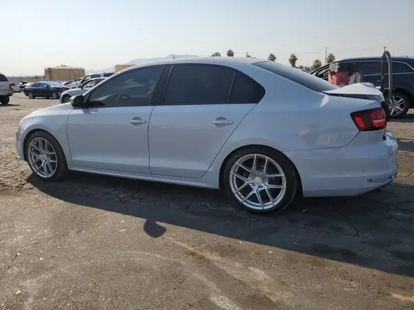 3VW2B7AJ6JM229250 2018 VOLKSWAGEN JETTA - Image 2