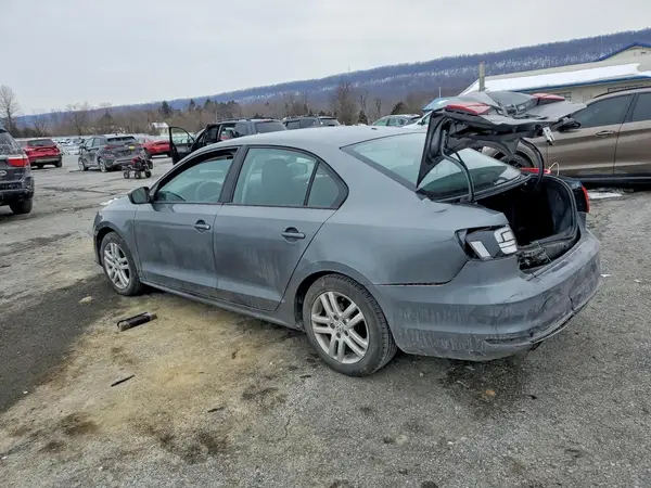 3VW2B7AJ6JM230950 2018 VOLKSWAGEN JETTA - Image 2