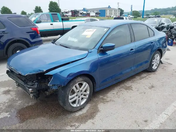 3VW2B7AJ6JM238921 2018 VOLKSWAGEN JETTA - Image 2