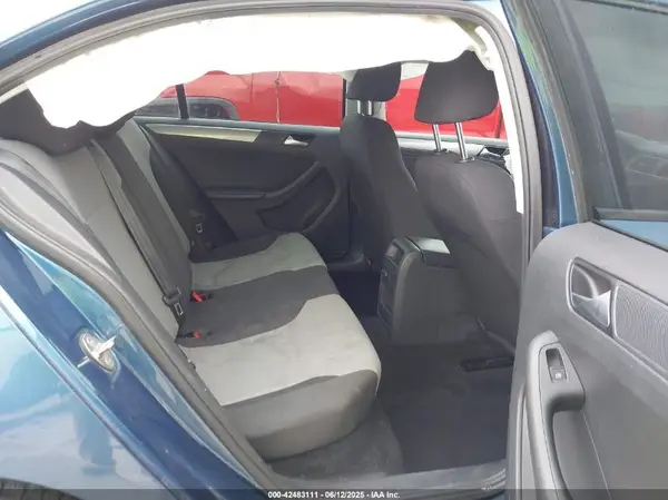 3VW2B7AJ6JM238921 2018 VOLKSWAGEN JETTA - Image 8