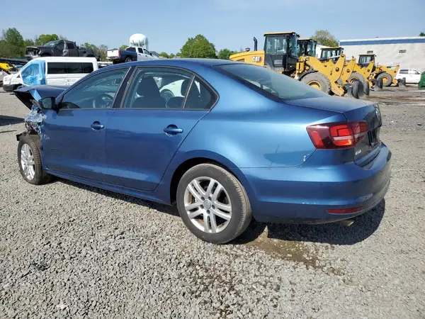 3VW2B7AJ6JM239759 2018 VOLKSWAGEN JETTA - Image 2