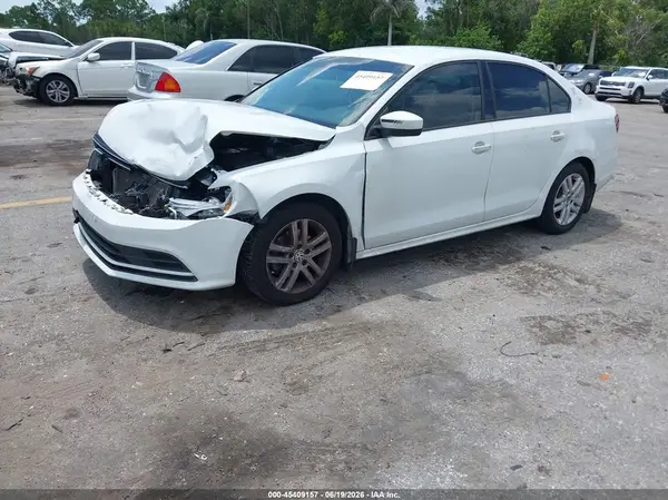 3VW2B7AJ6JM253161 2018 VOLKSWAGEN JETTA - Image 2