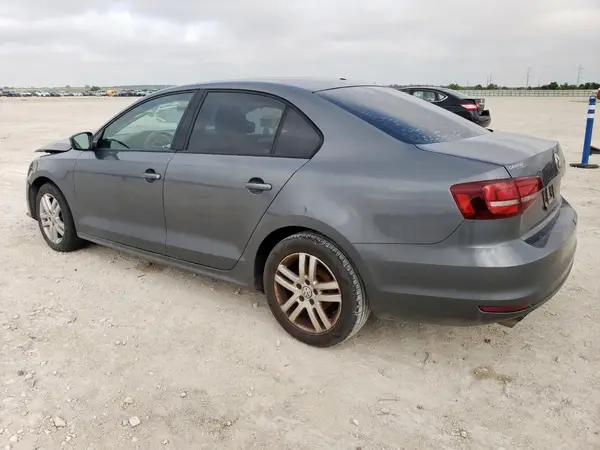 3VW2B7AJ6JM256917 2018 VOLKSWAGEN JETTA - Image 2
