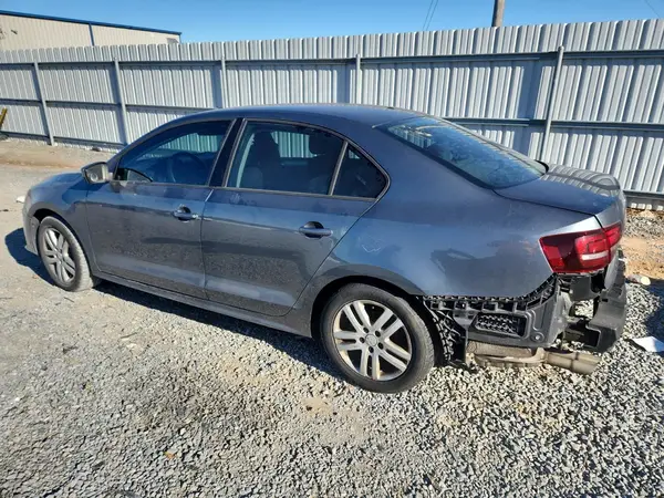 3VW2B7AJ6JM260384 2018 VOLKSWAGEN JETTA - Image 2