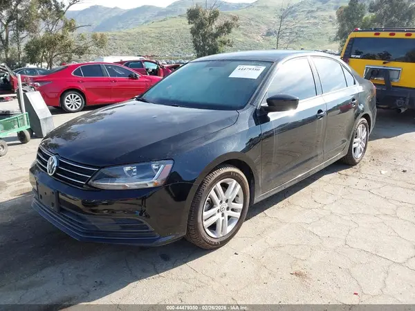 3VW2B7AJ6JM260515 2018 VOLKSWAGEN JETTA - Image 2