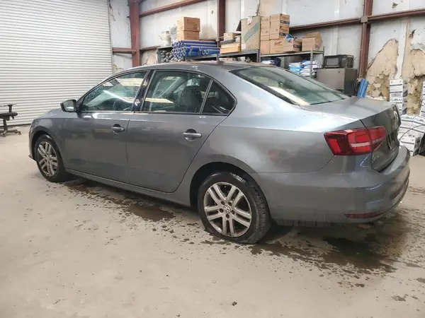 3VW2B7AJ6JM260935 2018 VOLKSWAGEN JETTA - Image 2