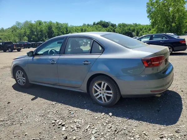 3VW2B7AJ6JM261602 2018 VOLKSWAGEN JETTA - Image 2