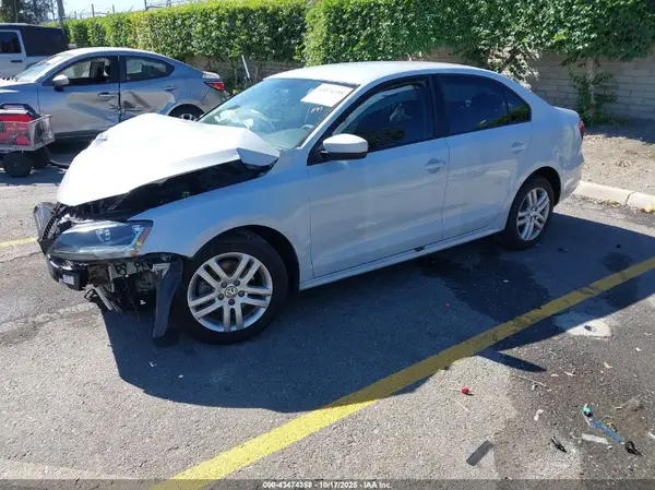 3VW2B7AJ6JM262619 2018 VOLKSWAGEN JETTA - Image 2
