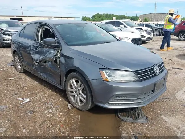 3VW2B7AJ6JM263009 2018 VOLKSWAGEN JETTA - Image 1