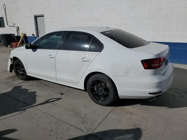3VW2B7AJ6JM263818 2018 VOLKSWAGEN JETTA - Image 2
