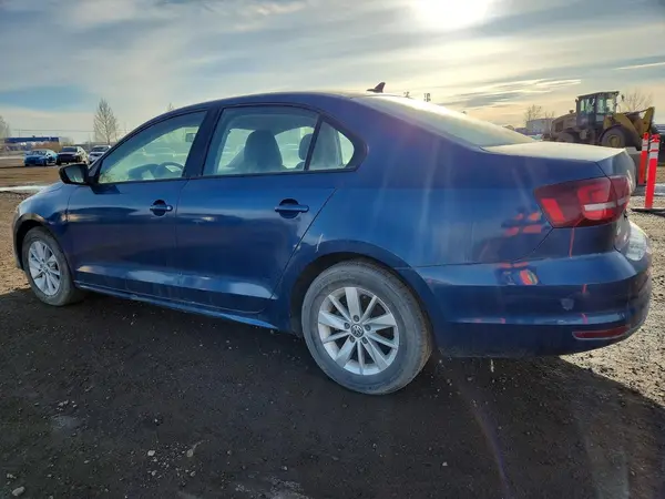 3VW2B7AJ7HM202455 2017 VOLKSWAGEN JETTA - Image 2