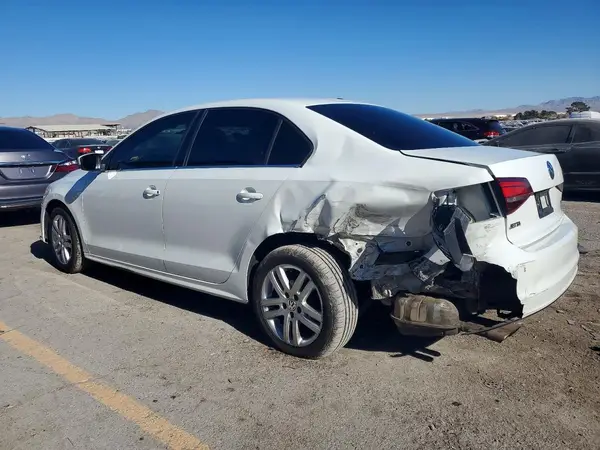 3VW2B7AJ7HM207929 2017 VOLKSWAGEN JETTA - Image 2