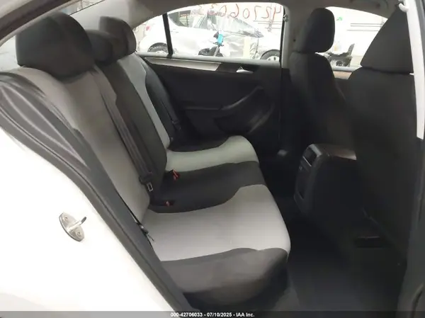 3VW2B7AJ7HM209969 2017 VOLKSWAGEN JETTA - Image 8