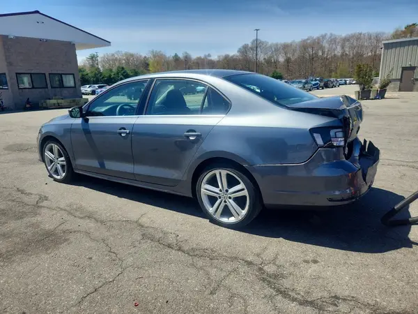 3VW2B7AJ7HM211401 2017 VOLKSWAGEN JETTA - Image 2