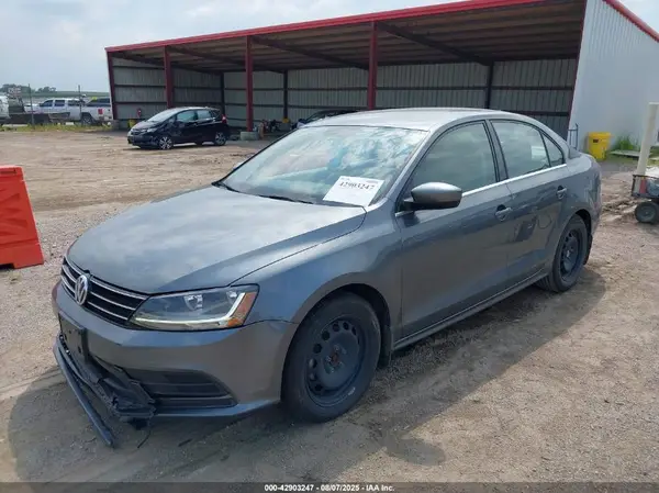 3VW2B7AJ7HM235018 2017 VOLKSWAGEN JETTA - Image 2