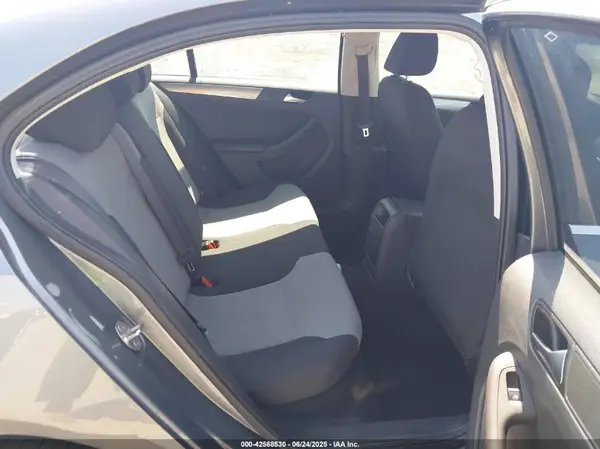 3VW2B7AJ7HM238825 2017 VOLKSWAGEN JETTA - Image 8