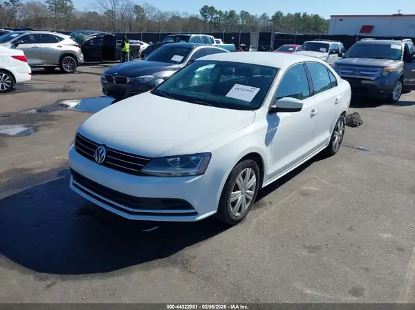 3VW2B7AJ7HM255026 2017 VOLKSWAGEN JETTA - Image 2