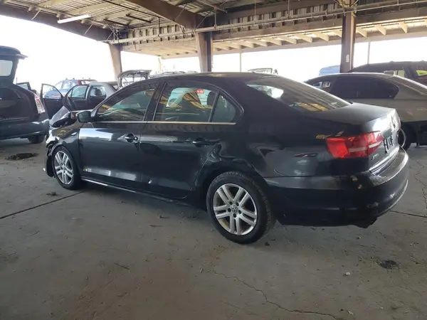 3VW2B7AJ7HM257598 2017 VOLKSWAGEN JETTA - Image 2
