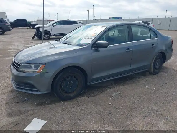 3VW2B7AJ7HM270061 2017 VOLKSWAGEN JETTA - Image 2