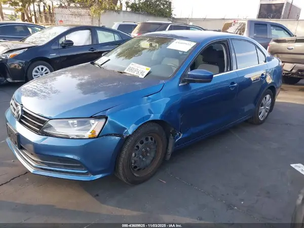 3VW2B7AJ7HM279746 2017 VOLKSWAGEN JETTA - Image 2