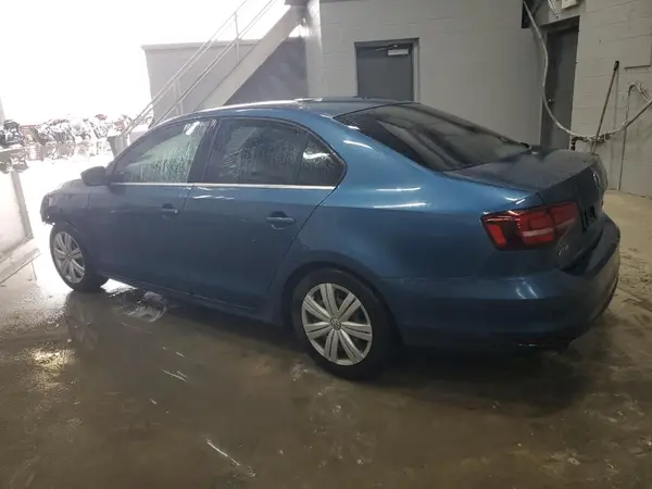 3VW2B7AJ7HM288303 2017 VOLKSWAGEN JETTA - Image 2
