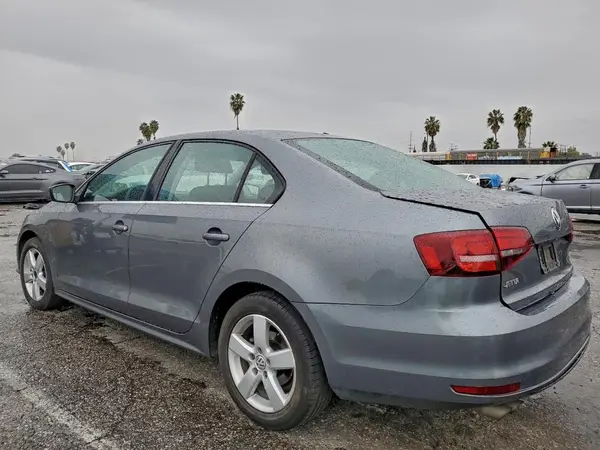 3VW2B7AJ7HM292674 2017 VOLKSWAGEN JETTA - Image 2