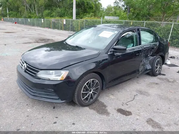 3VW2B7AJ7HM316102 2017 VOLKSWAGEN JETTA - Image 2