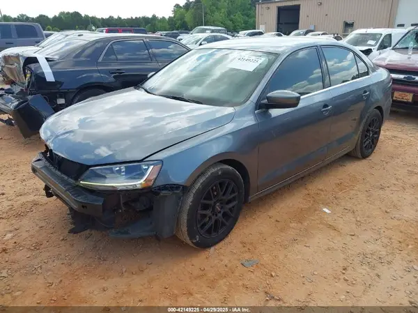 3VW2B7AJ7HM329903 2017 VOLKSWAGEN JETTA - Image 2