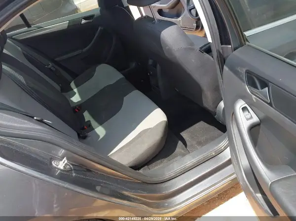 3VW2B7AJ7HM329903 2017 VOLKSWAGEN JETTA - Image 8