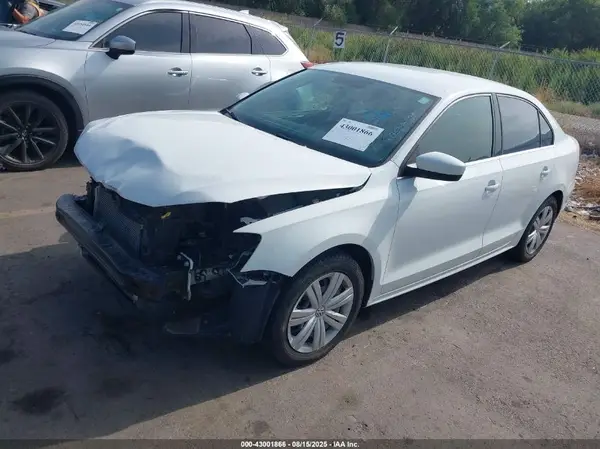3VW2B7AJ7HM340819 2017 VOLKSWAGEN JETTA - Image 2