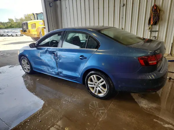 3VW2B7AJ7HM343655 2017 VOLKSWAGEN JETTA - Image 2